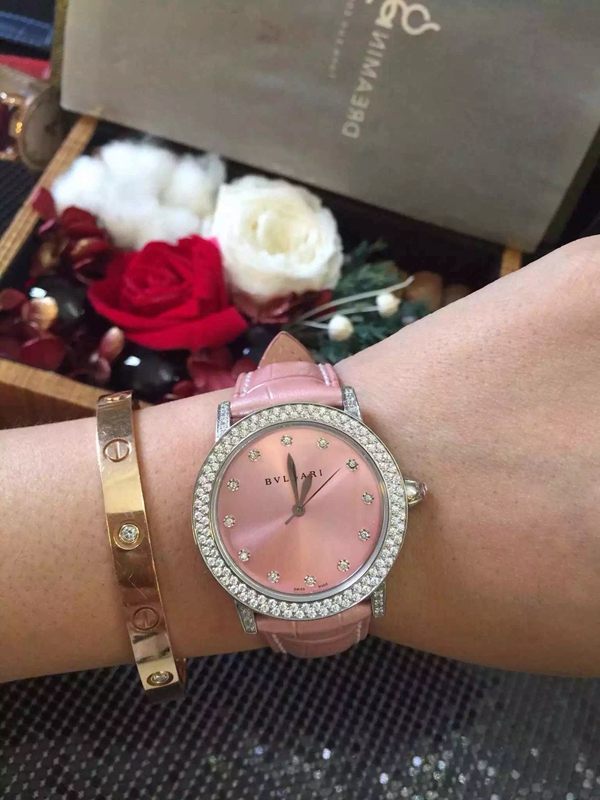 ブルガリ時計正面デザイン